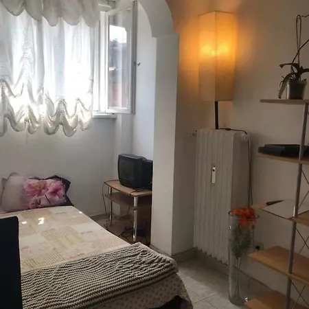 Central Apartment * София
